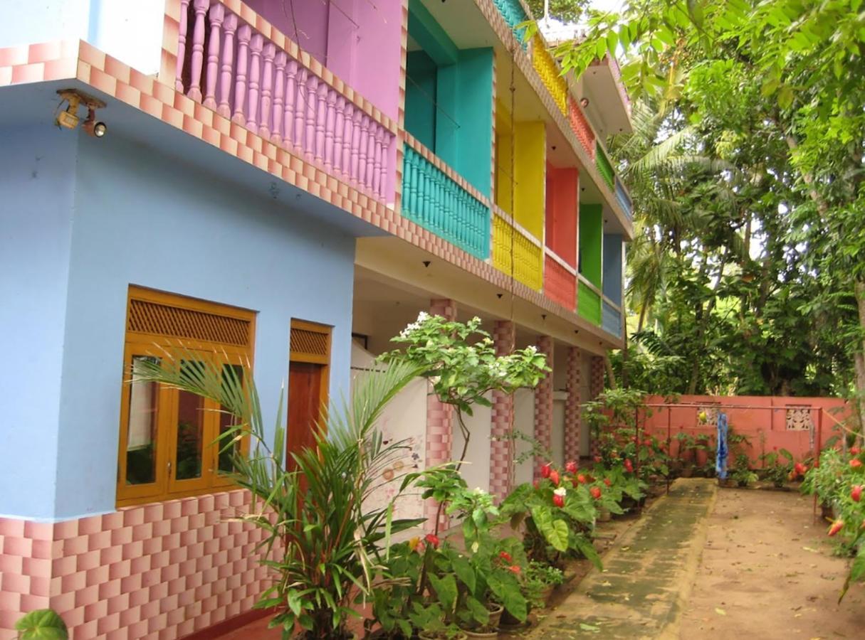 Hotel Santis Hikkaduwa Exterior photo
