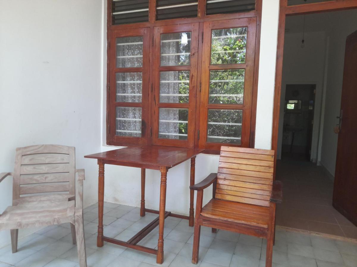 Hotel Santis Hikkaduwa Exterior photo